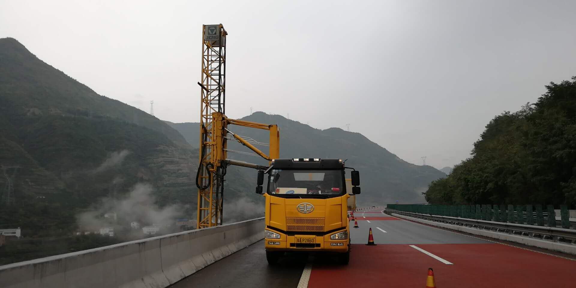 18米桁架式橋梁檢測車出租案例